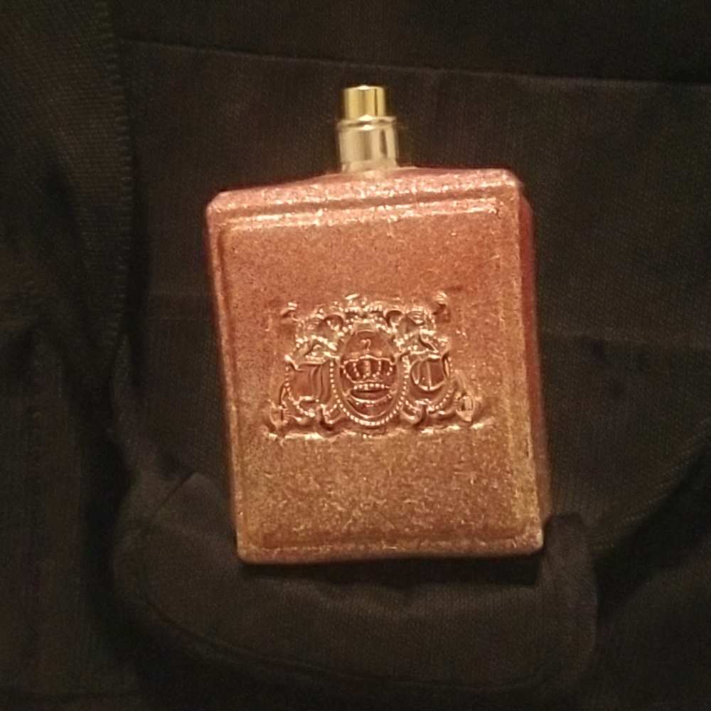Viva la juicy 3.4 fl ounces been used once